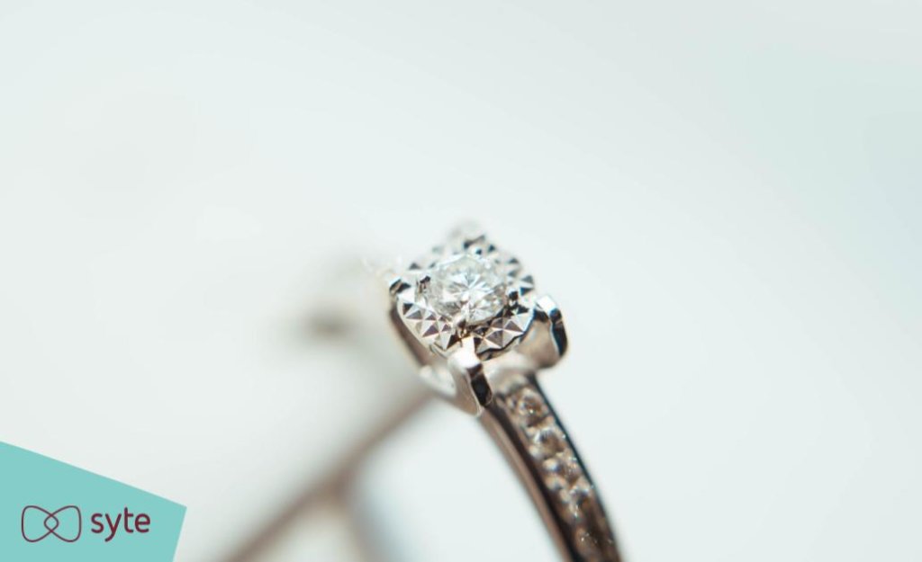 customer experience when shopping online for jewelry