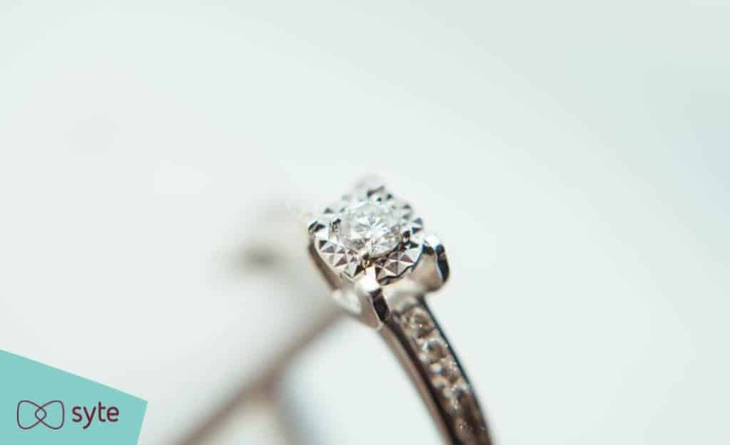 customer experience when shopping online for jewelry