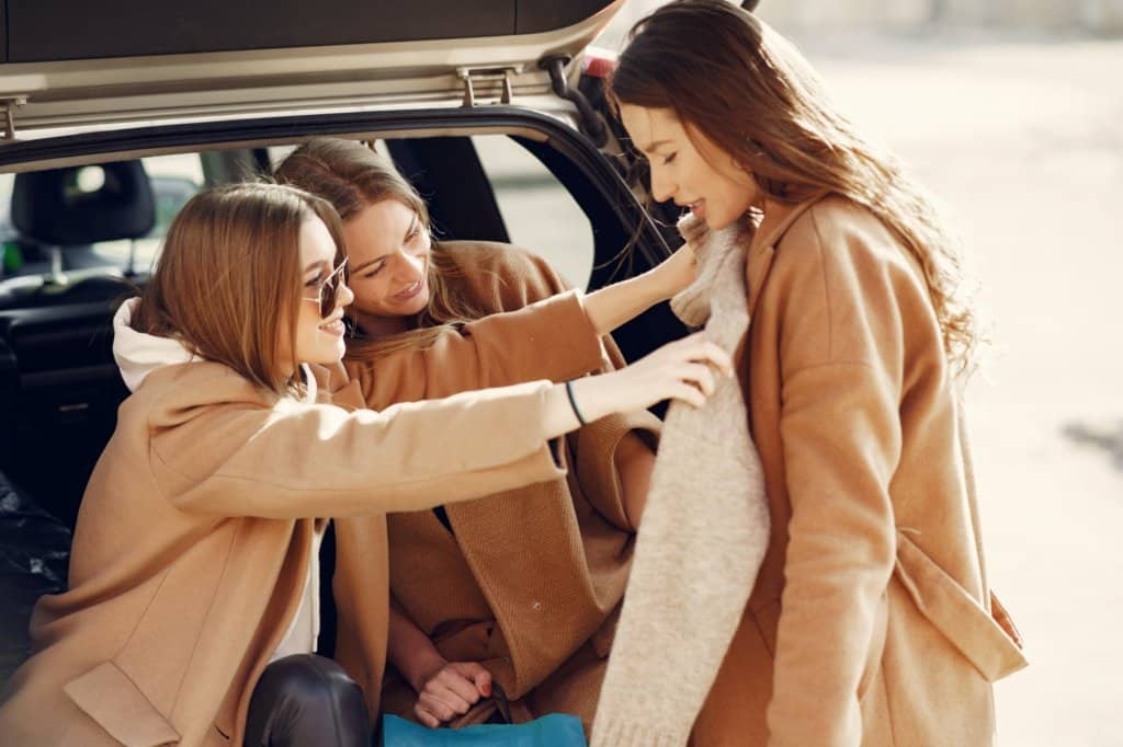 women shopping