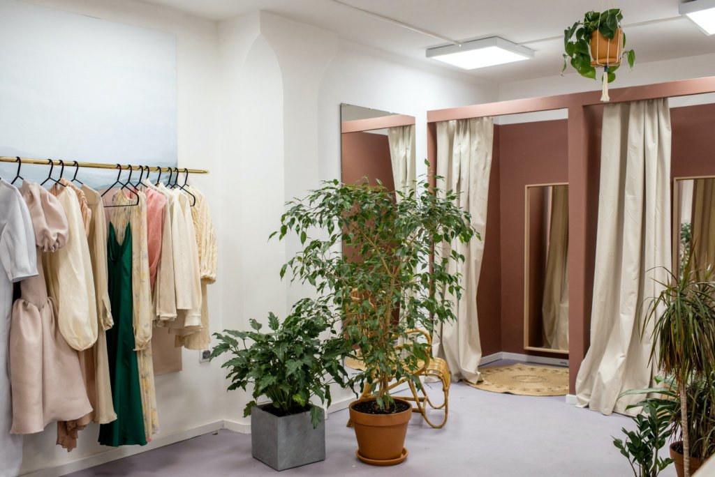 store fitting rooms and clothes, personalized product recommendations